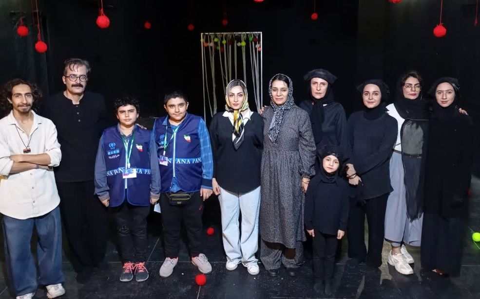   اکران نمایش «او خودش خانه بود» در تماشاخانه استاد هودی شیراز

 