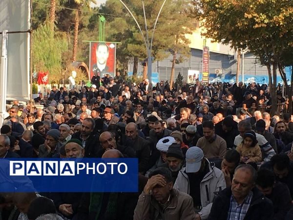 اقامه نماز باران در گلستان شهدا اصفهان به امامت  حضرت آیت‌ الله مهدوی