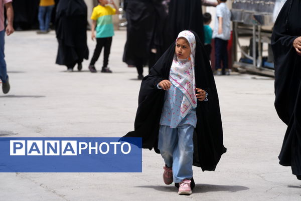 حضور مدیرکل آموزش‌وپرورش استان در نماز جمعۀ شهر اصفهان