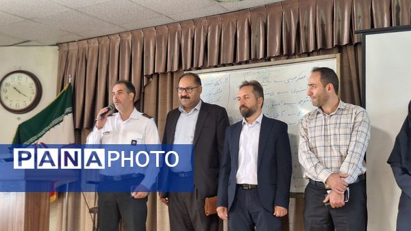 انتخابات انجمن اولیا و مربیان در دبیرستان فاطمیه 
