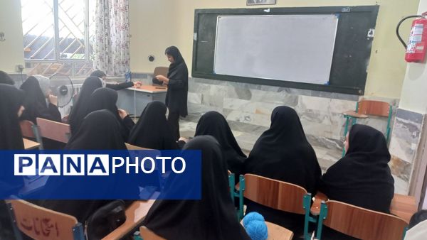 برگزاری هفته دوم دوره آموزشی فصل رویش در هنرستان ثمین