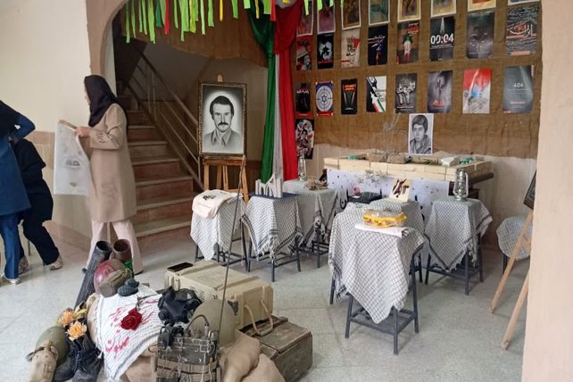 نواختن زنگ پدافند غیرعامل در هنرستان کوثر و حضرت زینب شهرستان زارچ