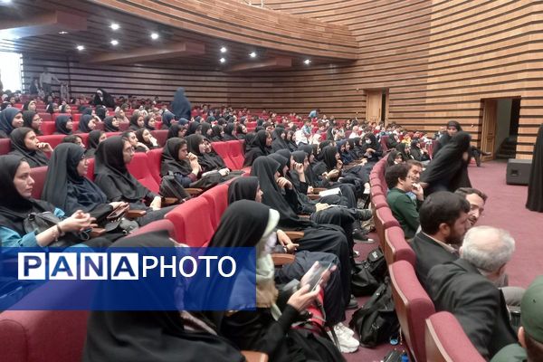 آیین اهدای جوایز جشنواره مسابقات فرهنگی هنری فردا و آیین اهدای جوایز مسابقات قرآن، عترت و نماز و دهمین دوره مسابقات فرهنگیان در ایوان ری
