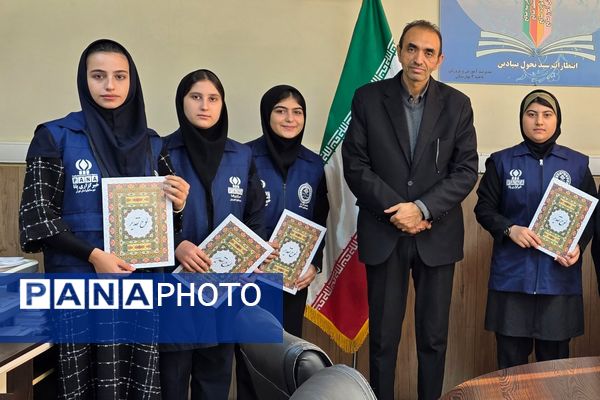 تقدیر از دانش آموز خبرنگاران فعال پانا بهارستان دو