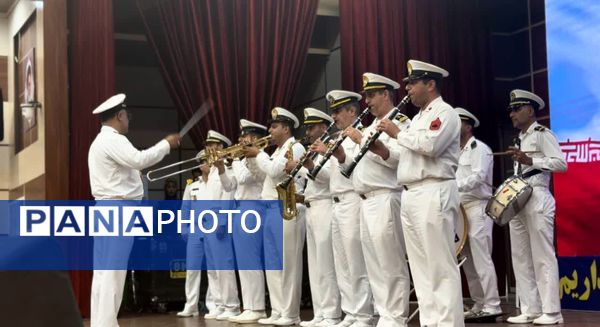 فریادهای همدلی و امید در بوشهر؛ دانش‌آموزان در تالار لیان یاد ۱۳ آبان را جاودانه کردند