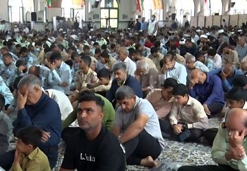 حضور گسترده نیروی انتظامی در نماز جمعه بندرعباس به مناسبت هفته ناجا