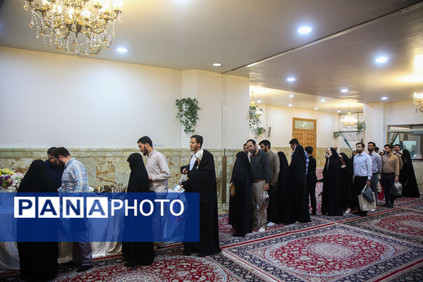 جشن ازدواج ۳۲۵ زوج جوان در حرم حضرت معصومه (س)