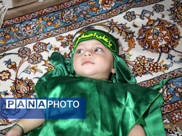 گهواره‌های عاشورایی و لالایی مادران همنوا با کودکان شهید