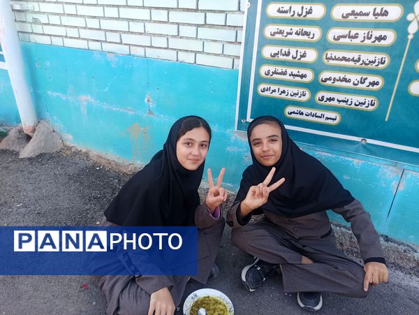 پذیرایی از دانش آموزان دبیرستان نمونه اندیشه با صبحانه گرم 