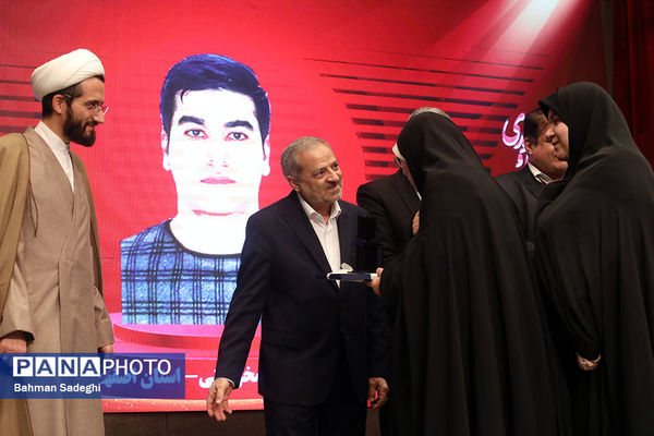 آیین تجلیل از پژوهشگران برتر وزارت آموزش و پرورش