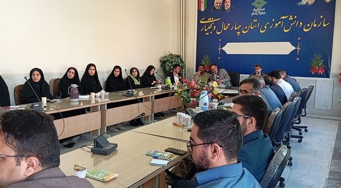 نشست مسئولین سازمان دانش‌آموزی و معاونین پرورشی مناطق ۱۷ گانه در سازمان دانش‌آموزی استان برگزار شد 