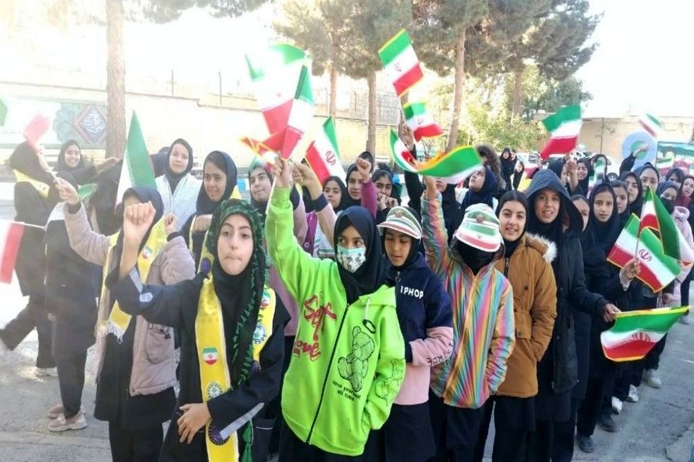 گرامیداشت ۱۳آبان ماه  در مدرسه شهید مجید دهنوی  نیشابور