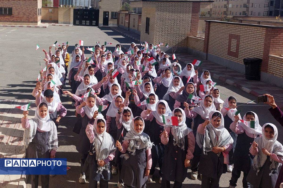 طلوع نشاط و انسجام؛ مراسم صبحگاهی تشکیلاتی در دبستان صدیقه کبری فیروزکوه 