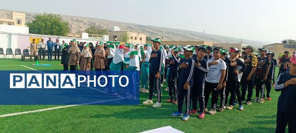 المپیاد ورزشی درون مدرسه‌ای در مدرسه شهید مطهری فین