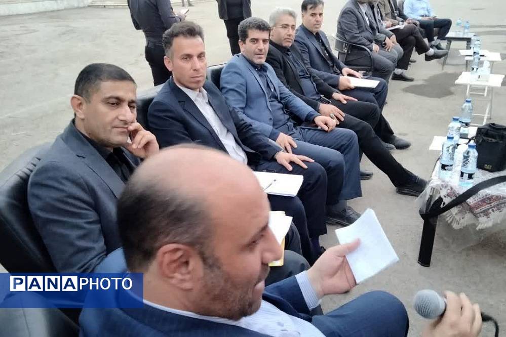 مسئولان با هدف بررسی نیازهای آموزشی از مدارس پیشوا بازدید کردند