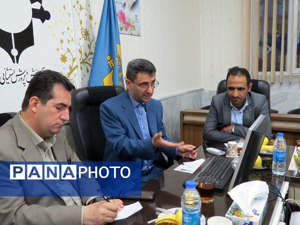 نشست معاون پیشگیری و تشخیص توانبخشی سازمان آموزش پرورش استثنایی کشور با مدیران مرکز  استان