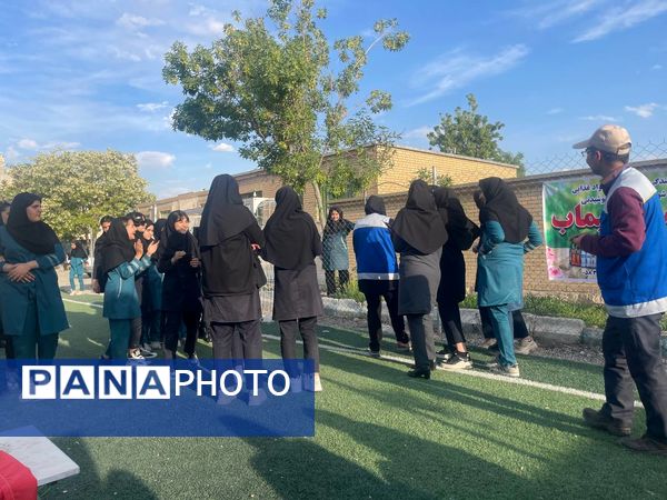 برگزاری مسابقه استعدادیابی دارت در دبیرستان حاج محمود ثابتی شیروان