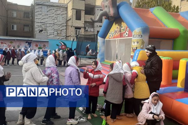 شهربازی مدرسه‌ای در دبستان عمار رباط‌کریم