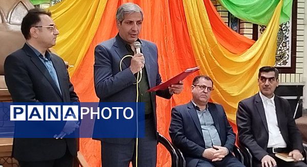 جلسه دهگردشی فرماندار کاشمر در روستای رزق آباد