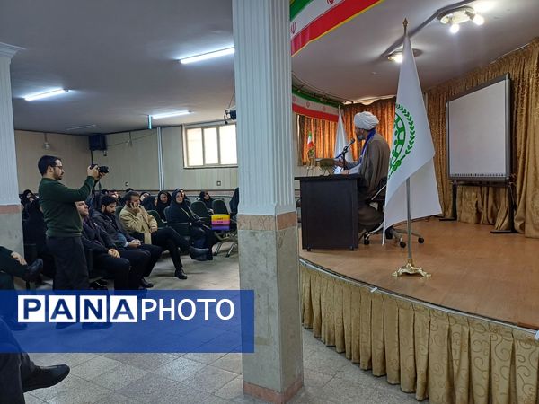 کارگاه آموزشی مربیان تشکل پیشتازان سازمان دانش‌آموزی ناحیه 2 کرج و شهرستان فردیس