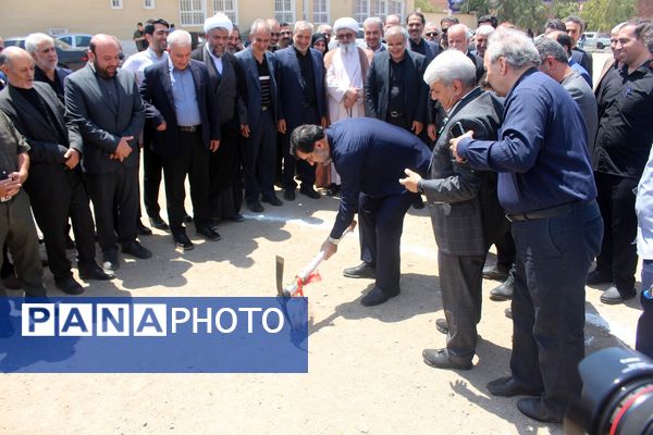 آیین کلنگ زنی احداث سه واحد آموزشی در قم