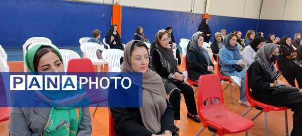 انتخابات انجمن اولیای و مربیان در مدرسه شهدای فرهنگی شهرستان شیروان