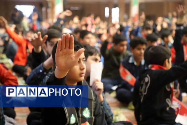 اجتماع باشکوه نوگلان فاطمی با حضور بیش از سه هزار دانش‌آموز گرگانی