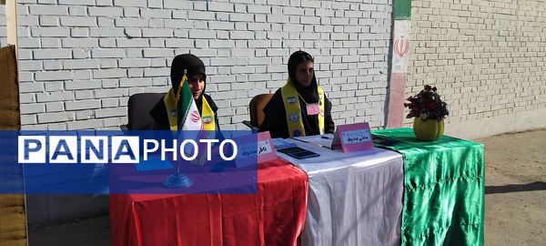 انتخابات شورای دانش آموزی در دبیرستان دخترانه امید 