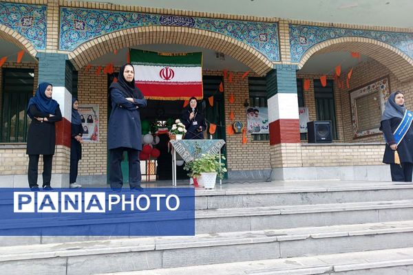 از درس تا دفاع مقدس،دانش آموزان پای کار یاد شهدا با طنین صدای زنگ مقاومت و ایثار 