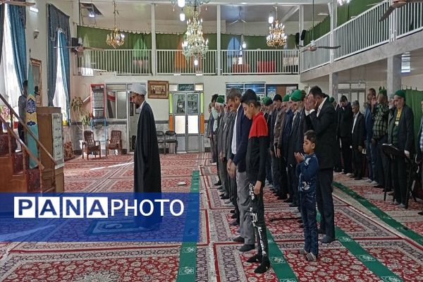 نماز جمعه همزمان با ایام فاطمیه در مسجد جامع شهر بارنیشابور