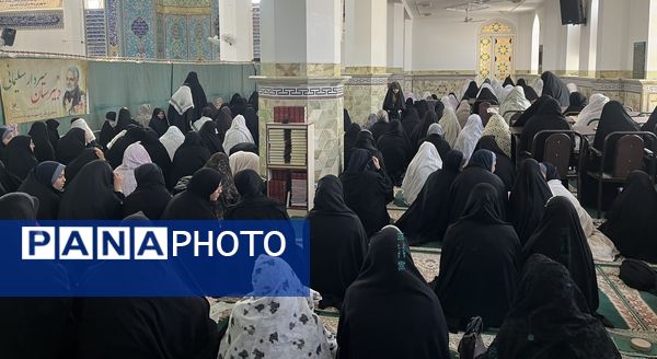 تکریم مادران و همسران شهدا و تجلیل از برگزیدگان مسابقات در نماز جمعه اشکذر 