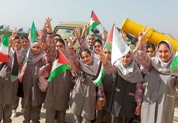 حضور دانش آموزان دبیرستان شهید بهداشت قائمشهر در کنگره شهدای فرهنگی