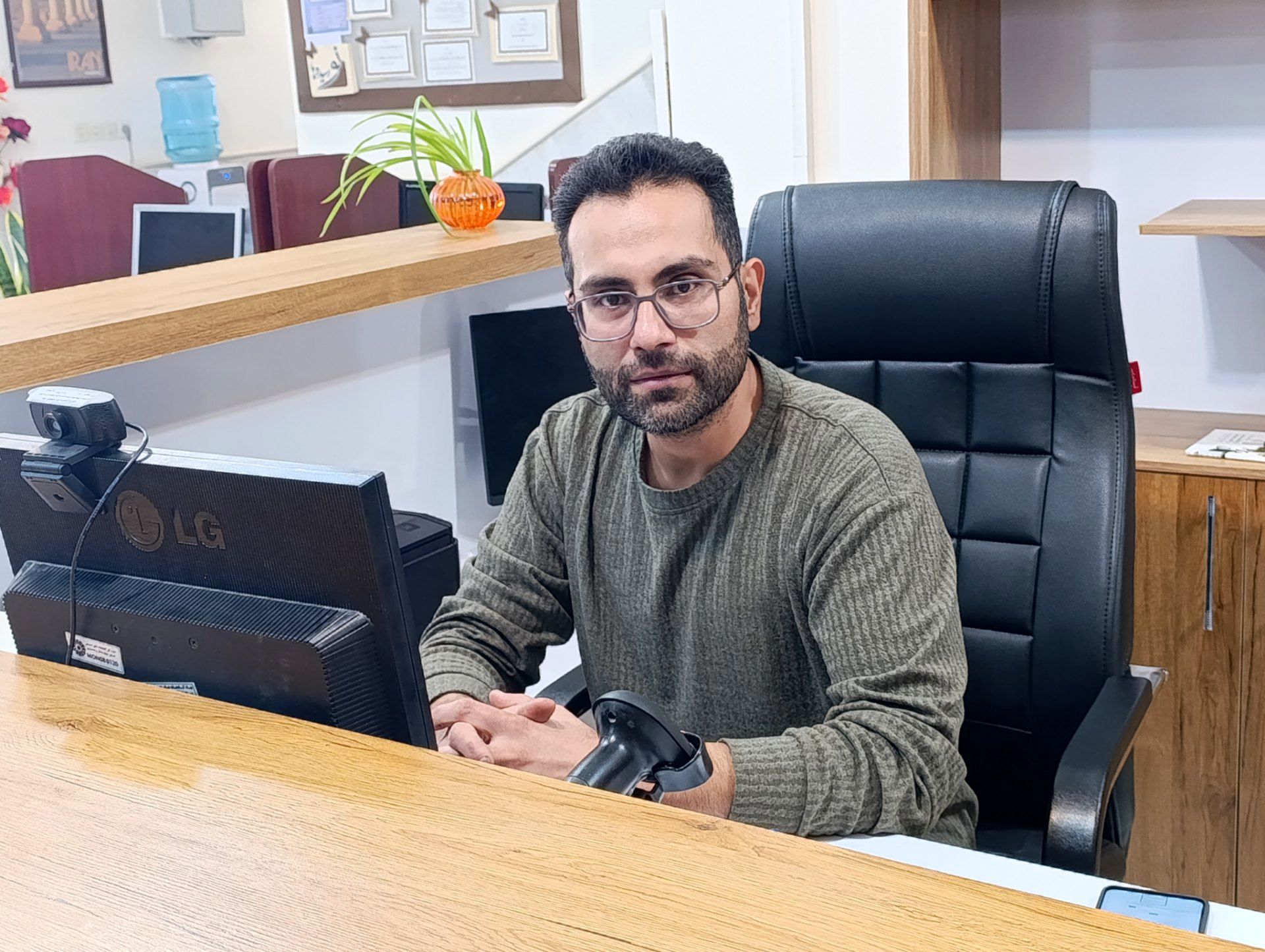  کتابدار در جذب مخاطبان به مطالعه و تثبیت جایگاه کتابخانه‌های عمومی، نقش کلیدی دارد 