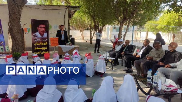 جشن عاطفه‌ها در دبستان مولوی فین؛ همدلی برای تداوم آموزش