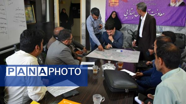 برگزاری جلسه تعیین محدوده ثبت‌نام و نیروی انسانی مدارس ابتدایی ناحیه یک مشهد