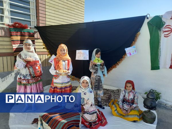 دانش‌آموزان دبستان نیک‌اندیشان چناران با جشن فرهنگ روستا و عشایر، اصالت ایرانی را زنده کردند