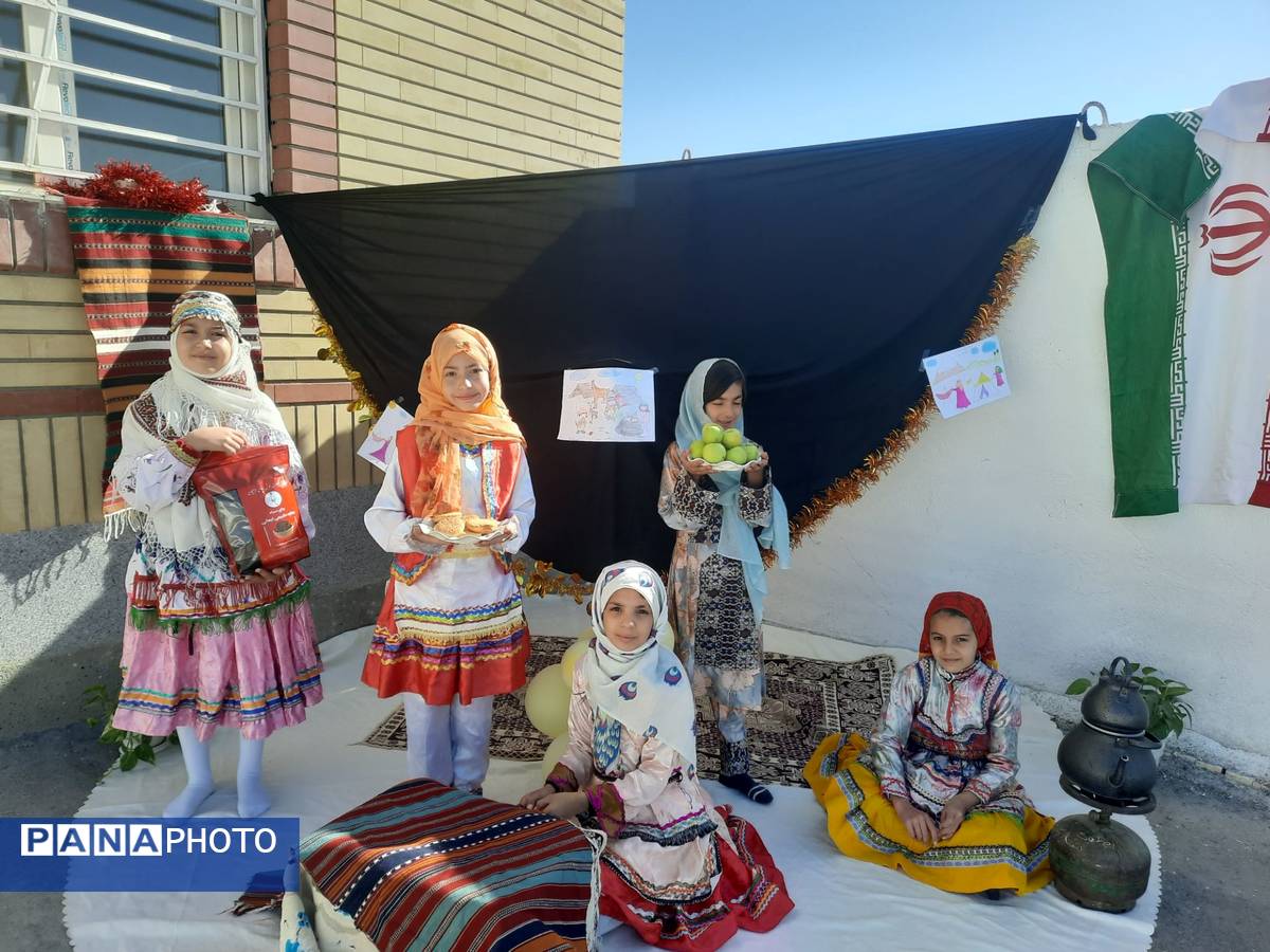 دانش‌آموزان دبستان نیک‌اندیشان چناران با جشن فرهنگ روستا و عشایر، اصالت ایرانی را زنده کردند