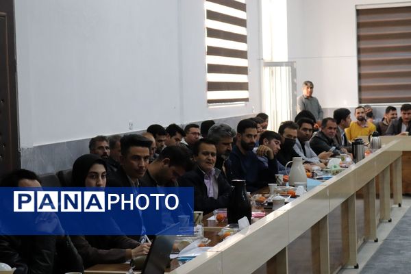 گردهمایی تخصصی مدیران مدارس ابتدایی شهرستان راز و جرگلان با معاون آموزش ابتدایی اداره‌کل استان و روسای ادارات