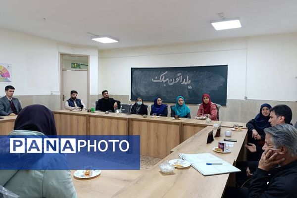برگزاری جلسه نماد با محوریت حمایت و پیشگیری در مدرسه شهید رجایی