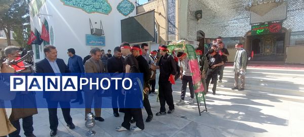 بدرقه دانش‌آموزان اعزامی به پیاده‌روی اربعین 