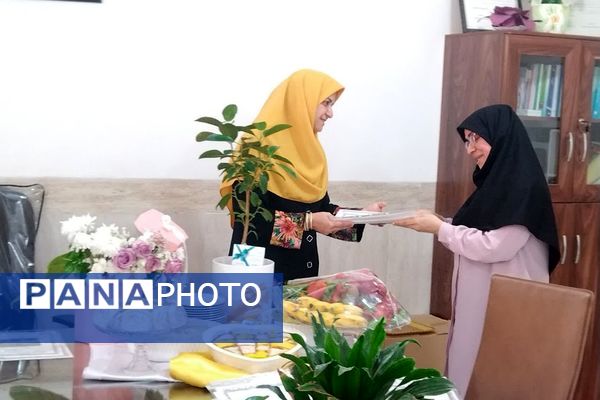 گرامیداشت هفته معلم در مدارس پیشوا