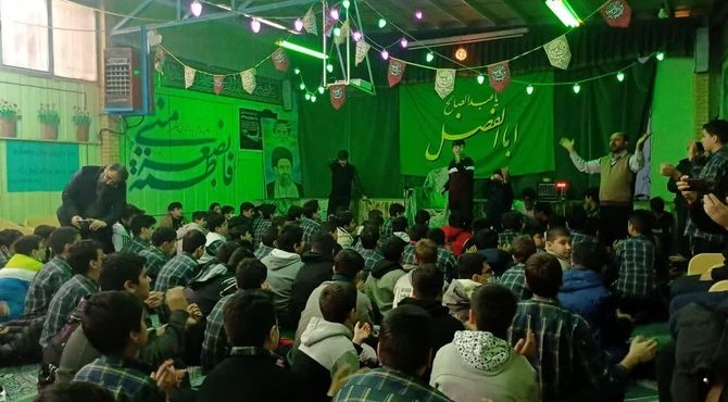 جشن دانش‌آموزان اندیشه شاهد در میلاد بانوی دو عالم 