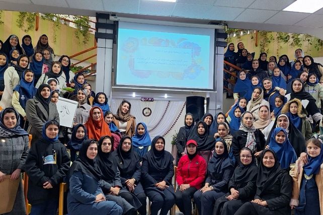 زنگ دونسلی؛ پیوند مهر، یادگیری و شادی در دبستان آرمینه مصلی نژاد