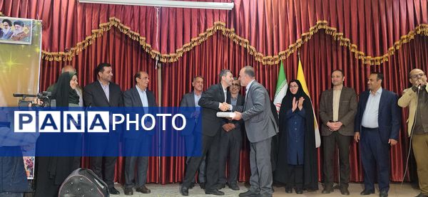  مراسم کلنگ‌زنی همزمان دو پروژه آموزشی در ناحیه چهار اصفهان