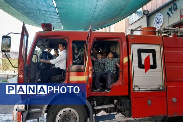 گرامیداشت روز آتش‌نشانی و ایمنی در مدارس شهرستان پیشوا
