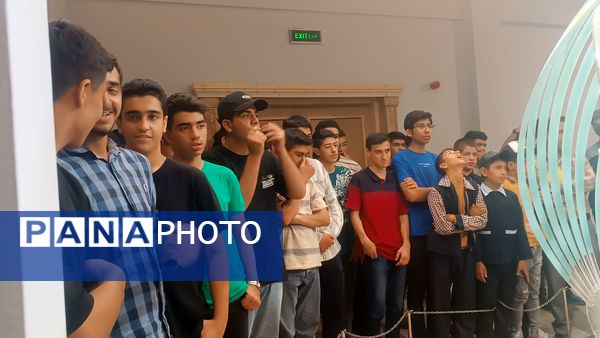 بازدید دانش‌آموزان دبیرستان شاهد ابوذر غفاری نیشابور از افلاک نمای نیشابور