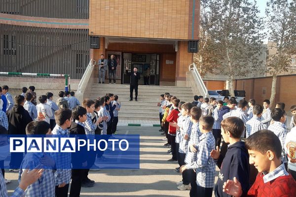 طنین نوای عشق و عزا؛ مراسم عزاداری دهه دوم فاطمیه در مدارس بهارستان‌دو