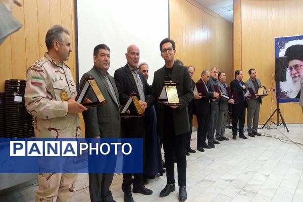 همایش تجلیل از رتبه‌های برتر کنکور در شهرستان مرزی پارس آباد مغان