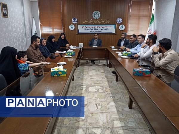 نشست صمیمی مدیرکل آموزش و پرورش استان زنجان در خبرگزاری پانا 