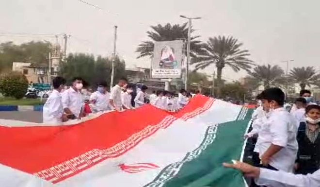 حماسه‌آفرینی دانش‌آموزان قشم در ۱۳ آبان